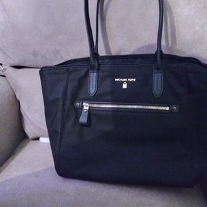 New Michael Kors Purse